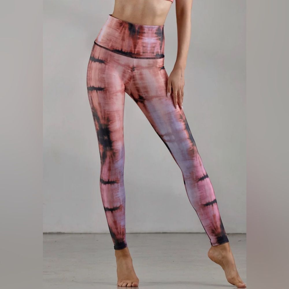 Onzie Tie Dye Leggings Size S/M